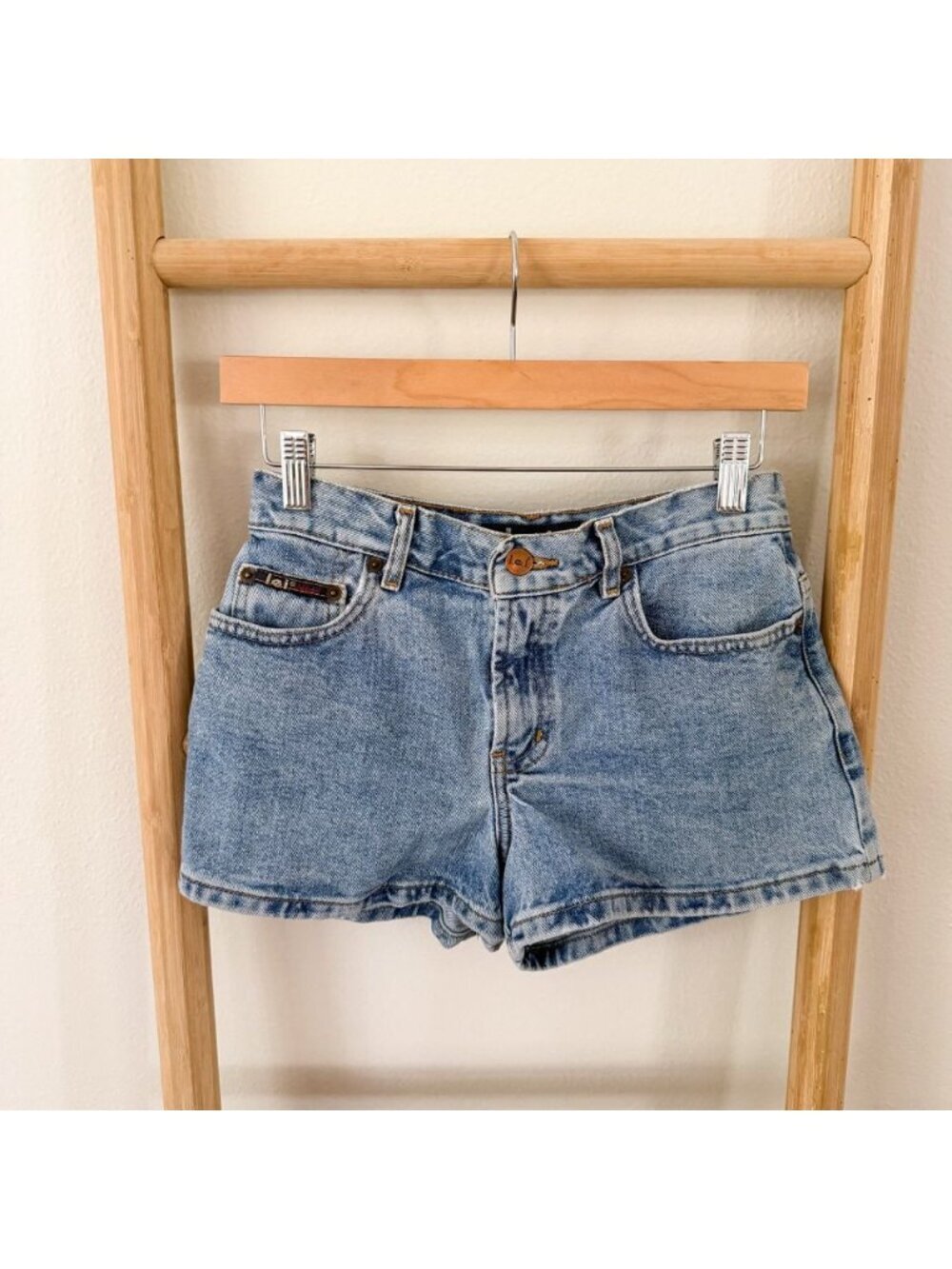 L.E.I. Vintage High Rise Denim Shorts Light Wash 100% Cotton Size 3 Y2K